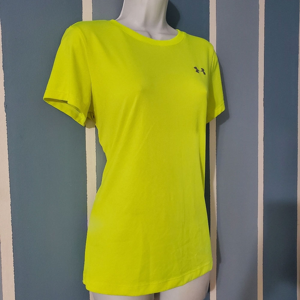 Under Armour Womens Bright Neon Lime Green Tee, Size M